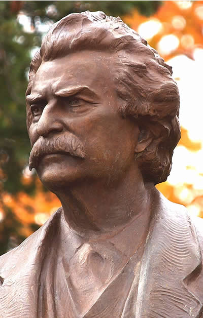 Mark Twain statue